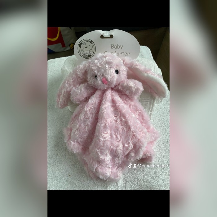 Doudou lapin rose brodé au prénom